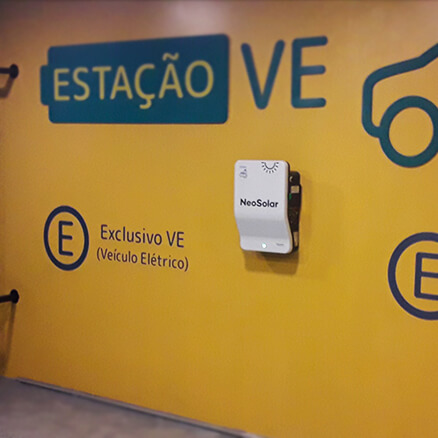 Posto de recarga para carro elétrico no Shopping Estação Curitiba - PR