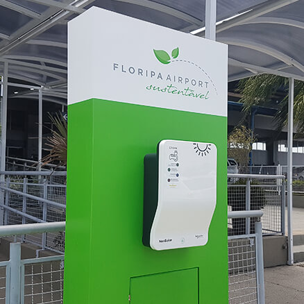 Eletroposto para Carro Elétrico no Aeroporto de Florianópolis - SC